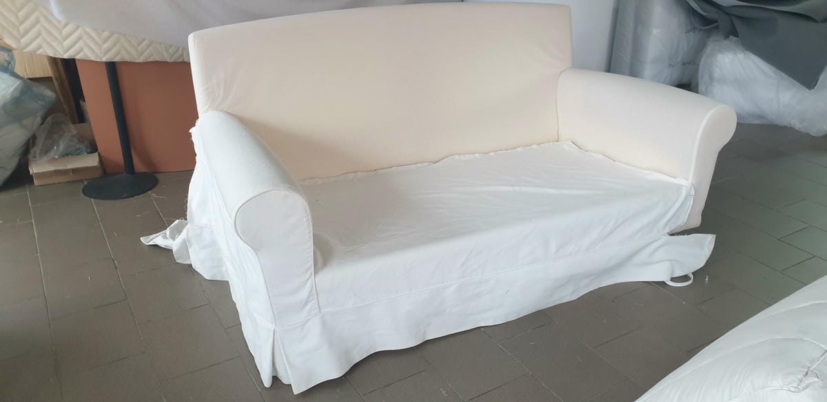 divano con vecchia fodera